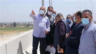 «الوزير» يتفقد مسار الخط الثاني للقطار الكهربائي السريع «أكتوبر - الأقصر - أسوان»