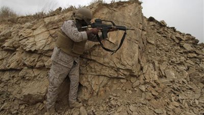 قوات التحالف العربي تعلن مقتل جندي سعودي على الحدود مع اليمن