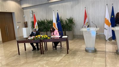 مصر توقع مذكرة تفاهم للربط الكهربائى مع قبرص