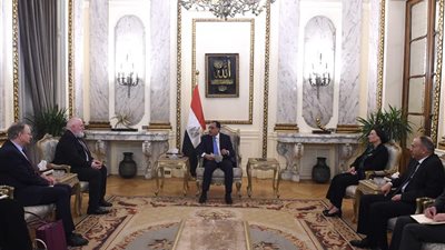 مدبولي: تخصيص المواقع اللازمة لإقامة مشروعات إنتاج الهيدروجين الأخضر