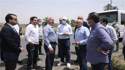 «الوزير» يتابع أعمال تنفيذ الجسور الترابية لمشروع الخط الثاني للقطار الكهربائي السريع 