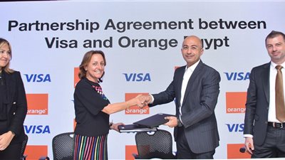«أورنج مصر» توقع اتفاقاً مع «فيزا» لتوفير حلول دفع رقمية مبتكرة 