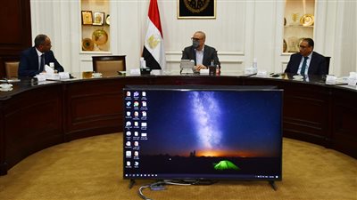 وزير الإسكان يتابع معدلات تنفيذ مشروعات المياه والصرف على مستوى الجمهورية