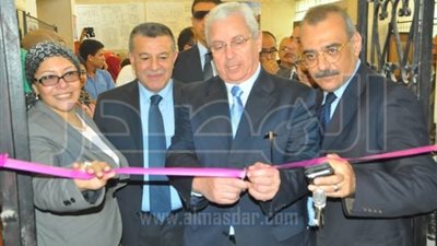  بالصور .. وزير 