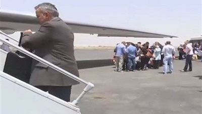 بالفيديو.. طائرة 