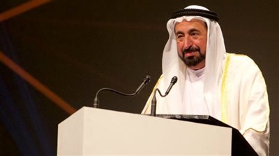 حاكم الشارقة يغادر القاهرة بعد مشاركته بمؤتمر 