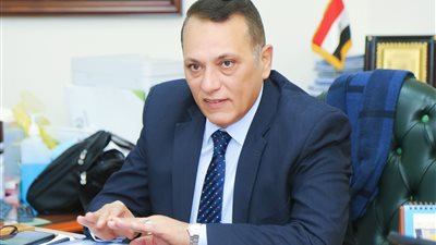 إطلاق أولى مراحل توصيل الكهرباء لأراضى الـ 1.5 مليون فدان فى غرب المنيا 