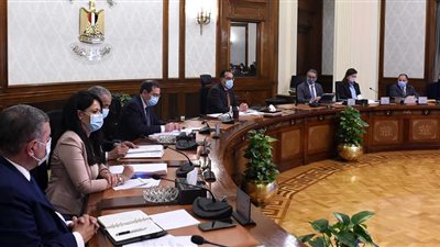 تشكيل مجموعة عمل لوضع استراتيجية التعافي من تداعيات الأزمة العالمية