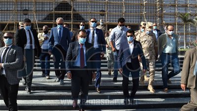رئيس الوزراء يتفقد أعمال تطوير مُجمع الصالات المغطاة باستاد القاهرة