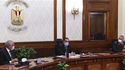 «مدبولى» يتابع مشروع تطوير الطرق والمحاور بغرب الجيزة وشرم الشيخ