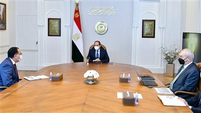 السيسي يوجه بتركيز استراتيجية مشروعات «اقتصادية قناة السويس» على توطين التكنولوجيا