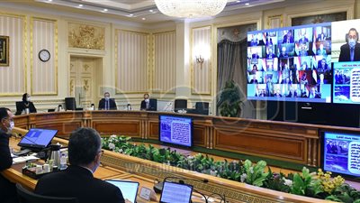 الحكومة تصدر قواعد وإجراءات طرح تراخيص الصناعات الثقيلة