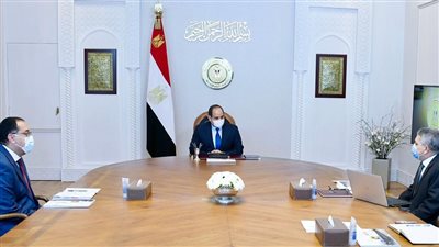 توجيهات رئاسية باستمرار مشروعات تطوير هيئة قناة السويس ومجراها الملاحي 