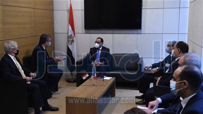 مدبولي يبحث تعزيز التعاون مع مدير بنك «كريدي أجريكول»