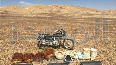 الجيش الثالث الميداني يضبط مخزن للمتفجرات بجبل الحلال