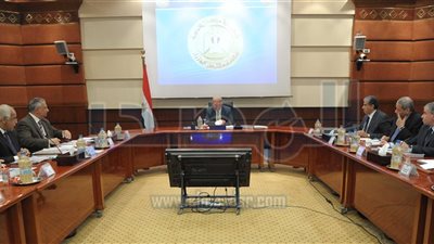 رئيس الوزراء يوجه المحافظين بتفعيل الرقابة على الأسواق