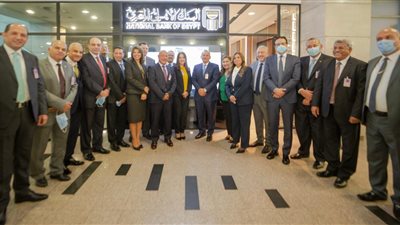 البنك الأهلى يفتتح استراحة عملاء «الأهلى بلاتينوم» بمطار القاهرة الدولى