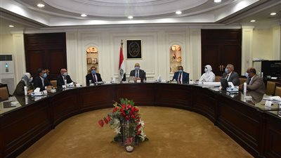 «الجزار» يتابع إعداد الاشتراطات التخطيطية والبنائية لضبط العمران بـ 3 مدن