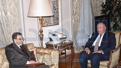 وزير الخارجية يستقبل مبعوث الأمين العام لجامعة الدول العربية الخاص إلى ليبيا