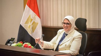 وزيرة الصحة: مطار القاهرة يستقبل 250 ألف جرعة من لقاح استرازينيكا