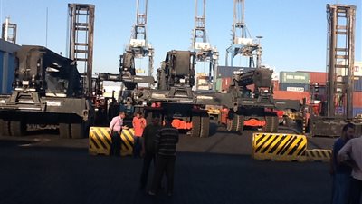 القوات البحرية تنقذ جميع ركاب سفينة بضائع بميناء سفاجا من الغرق