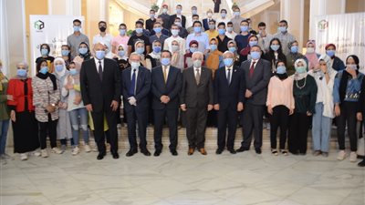 «التعمير والإسكان» يكرم نوابغ الطلبة من أوائل الشهادات الثانوية