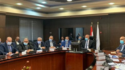 «الوزير»: خطة زمنية لنقل المرافق المتعارضة مع تطوير الطريق الدائرى