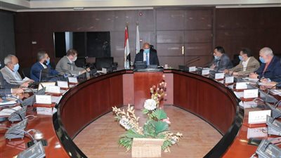 وزير النقل يتابع مع «سيمنز» مشروع تحديث نظم إشارات السكك الحديدية