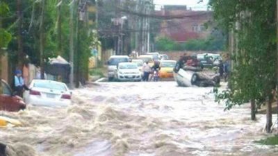 السيول الجارفة تجتاح ولايات الساحل الغربي الأمريكي