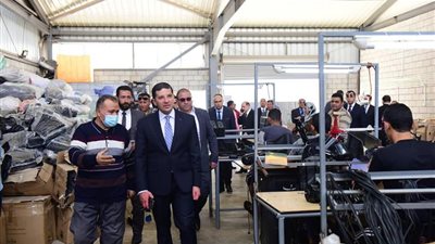 رئيس هيئة الاستثمار يتفقد سير العمل بمشروعات منطقتي «بنها وميت غمر»