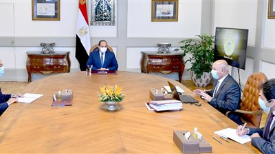 السيسى يوجه بدعم المخصصات المالية اللازمة لمشروعات وزارة النقل