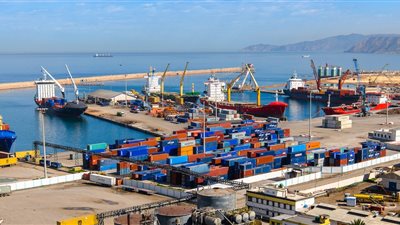 البنوك تنفذ عمليات استيرادية بقيمة 7.4 مليار دولار خلال شهر