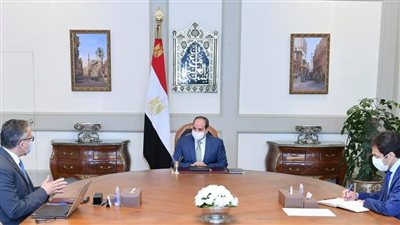 السيسي يوجه بتعزيز عدد الأطقم الطبية بمطارات المدن السياحية