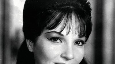 بالفيديو..أكاديمية الفنون تمنح الفنانة 