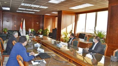 وزير الموارد المائية: تأهيل 5000 كيلومتر من الترع بمحافظات الوادى والدلتا