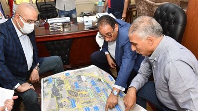 وزير الإسكان يطالب بورديات على مدار الـ24 ساعة في مشروعات الطرق