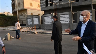 وزير الإسكان يوجه بإزالة حواجز في مداخل شوارع القاهرة الجديدة