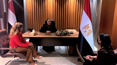 وزيرة التجارة تبحث مع «طلبات» التوسع فى تطبيق خدمات التوصيل الذكية