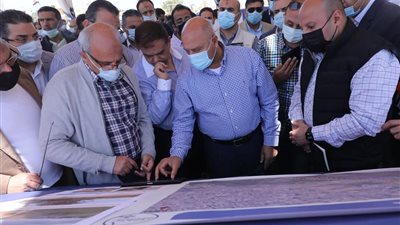 وزير النقل يتفقد مشروع الخط الأول للقطار الكهربائى السريع