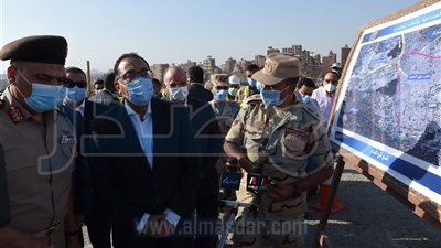رئيس الوزراء يتفقد الأعمال الإنشائية لمحور الحضارات