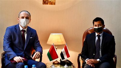 وزير الشباب يبحث مع سفير بيلاروسيا تعزيز التعاون المشترك