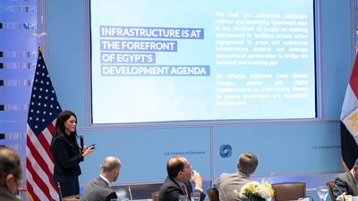 «المشاط» تستعرض خطط تطوير البنية التحتية وفتح آفاق مشاركة القطاع الخاص