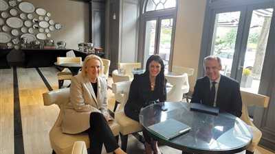 «المشاط» تبحث التعاون مع مؤسستي «Bookfield» لإدارة الأصول و«CIF»