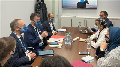 وزيرة البيئة تلتقي بطل العمل المناخي لمؤتمر «COP26»