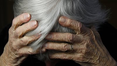 علماء: الزهايمر أكثر تأثيرًا على النساء من الرجال