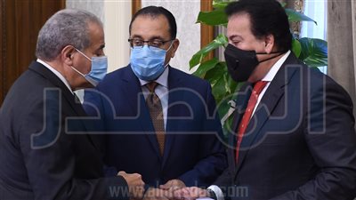 «الصحة» تعلن آليات تطعيم فئة من 15-18 سنة بلقاح فايزر