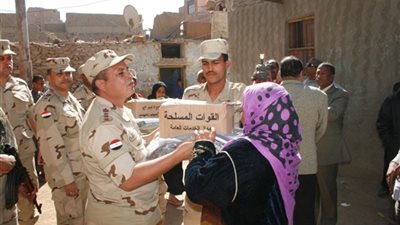 بـ 25 جنيها.. القوات المسلحة توزع 8 آلاف كرتونة مواد غذائية بالخانكة