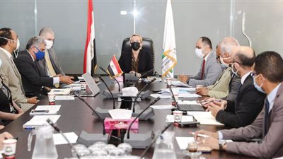 وزيرة البيئة: خارطة طريق لتقليل استخدام الأكياس البلاستيكية