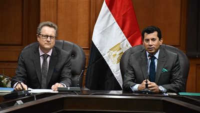 وزير الرياضة يبحث مع السفير الألماني التعاون فى مجال الوعى البيئى