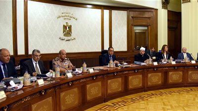 الوزراء يتعاقد مع 